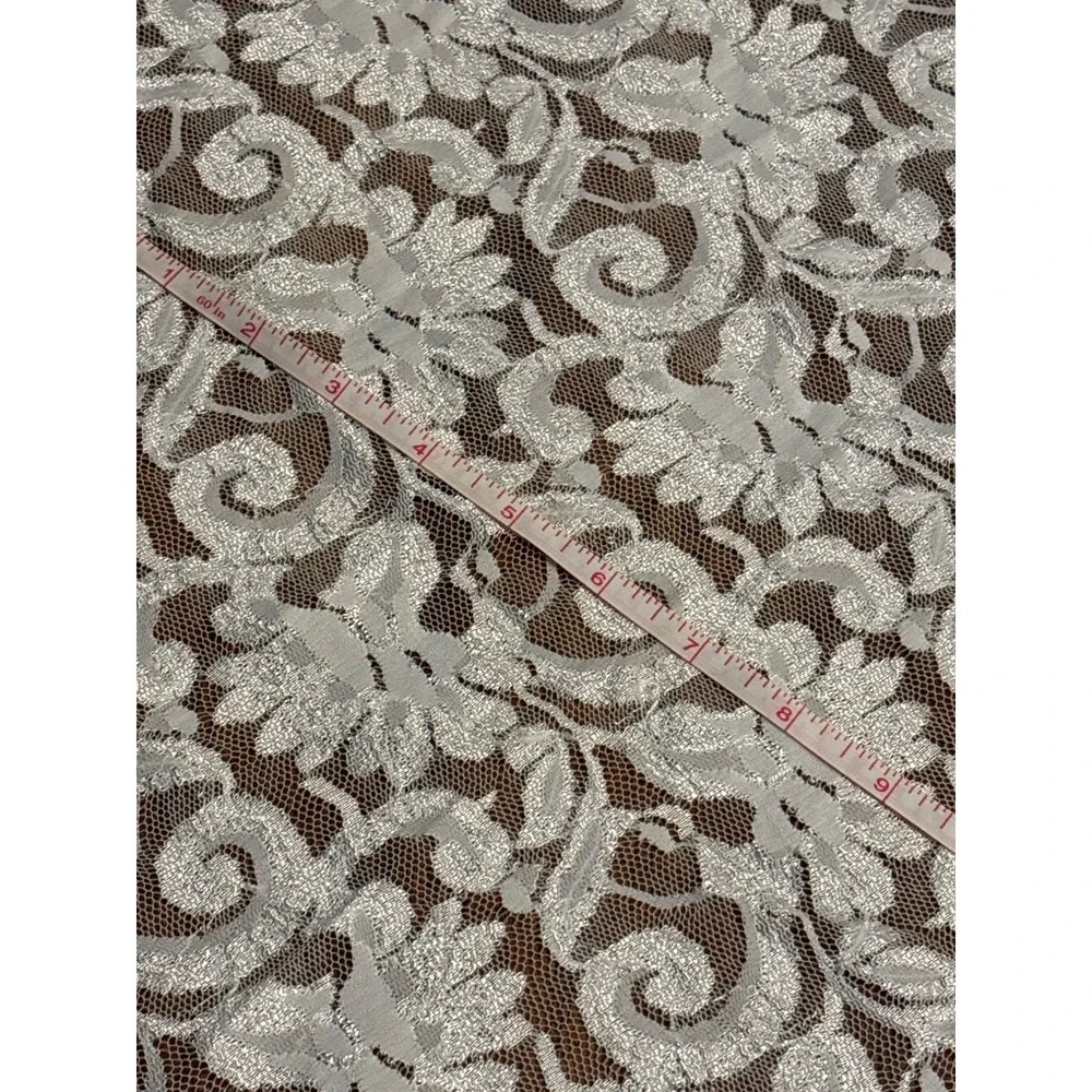 Vintage White Floral‎ Lace Fabric 36